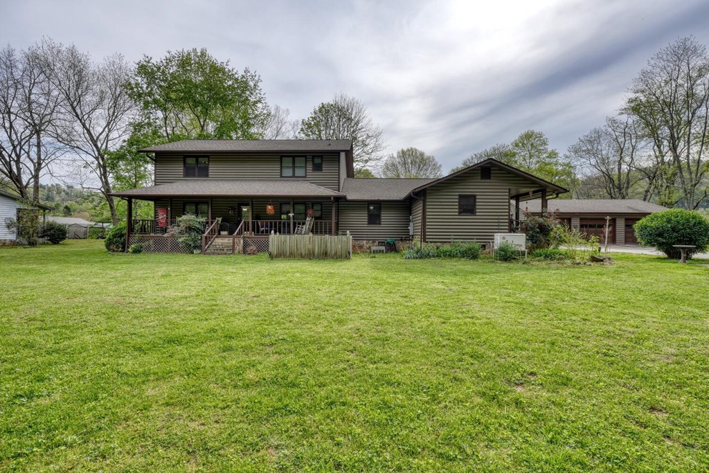 1908 Riverside Drive Property Photo 10