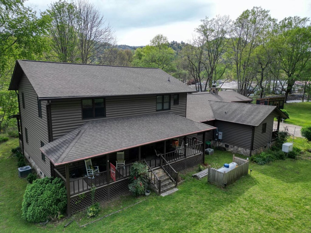 1908 Riverside Drive Property Photo 20
