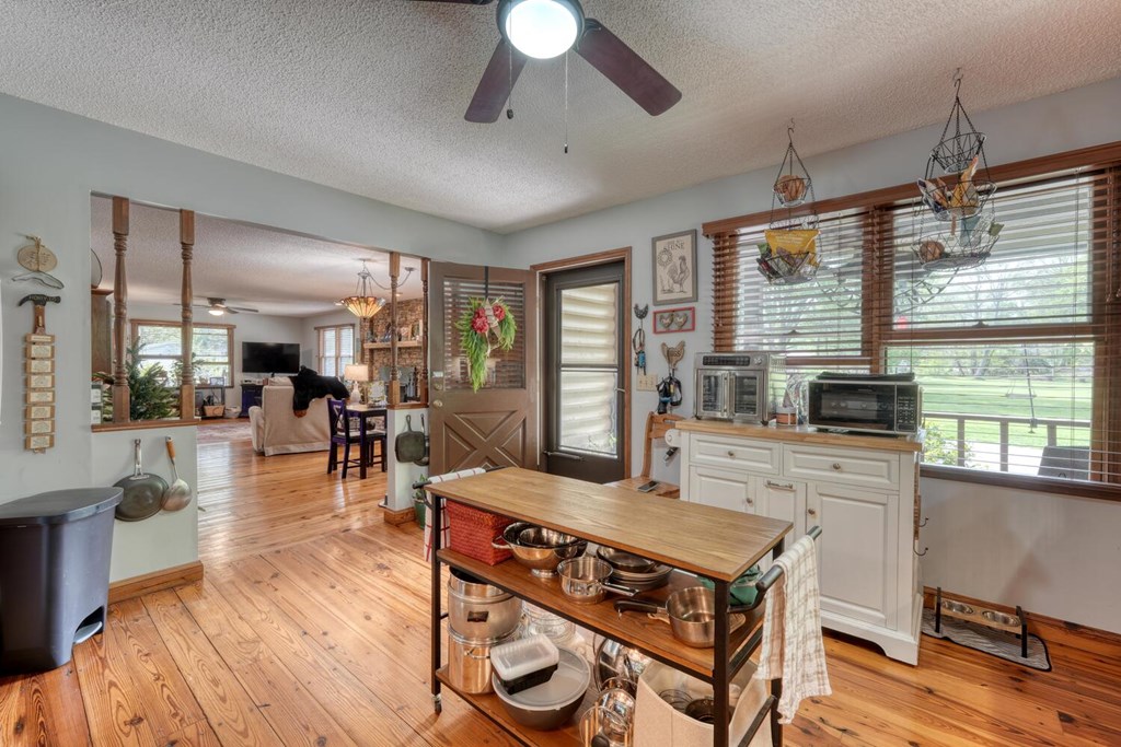 1908 Riverside Drive Property Photo 31