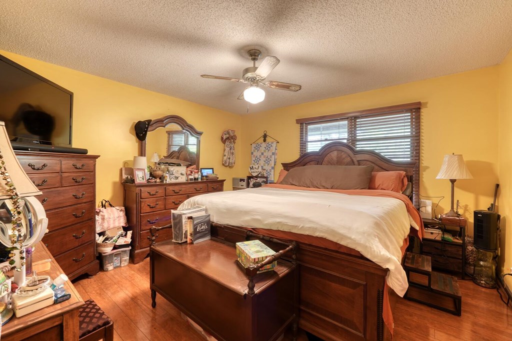 1908 Riverside Drive Property Photo 36