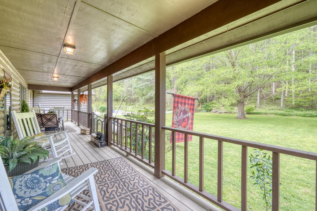 1908 Riverside Drive Property Photo 52