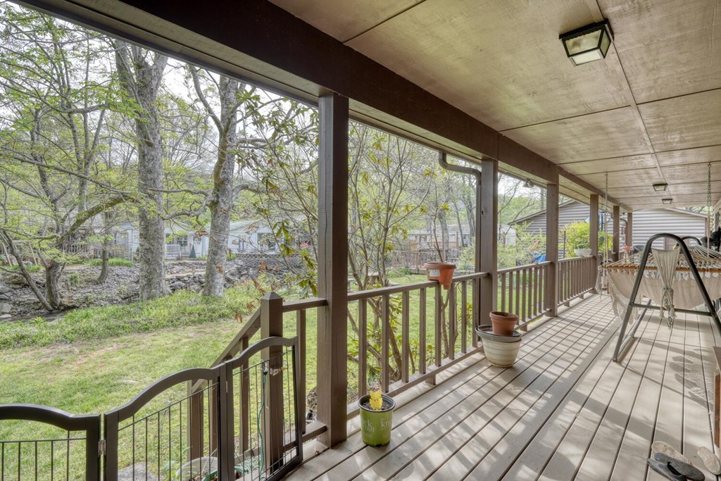 1908 Riverside Drive Property Photo 56