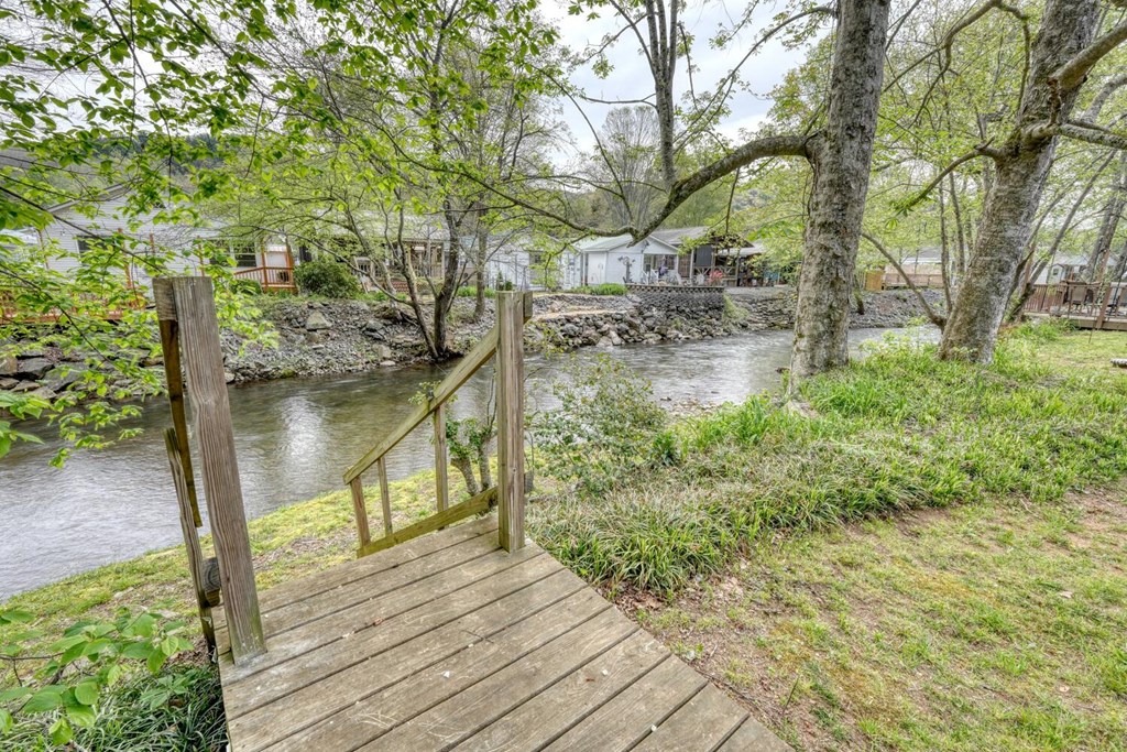 1908 Riverside Drive Property Photo 63