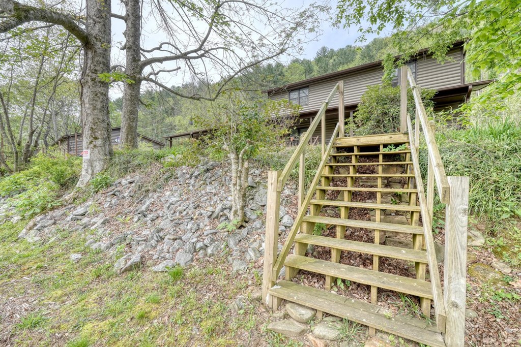 1908 Riverside Drive Property Photo 65