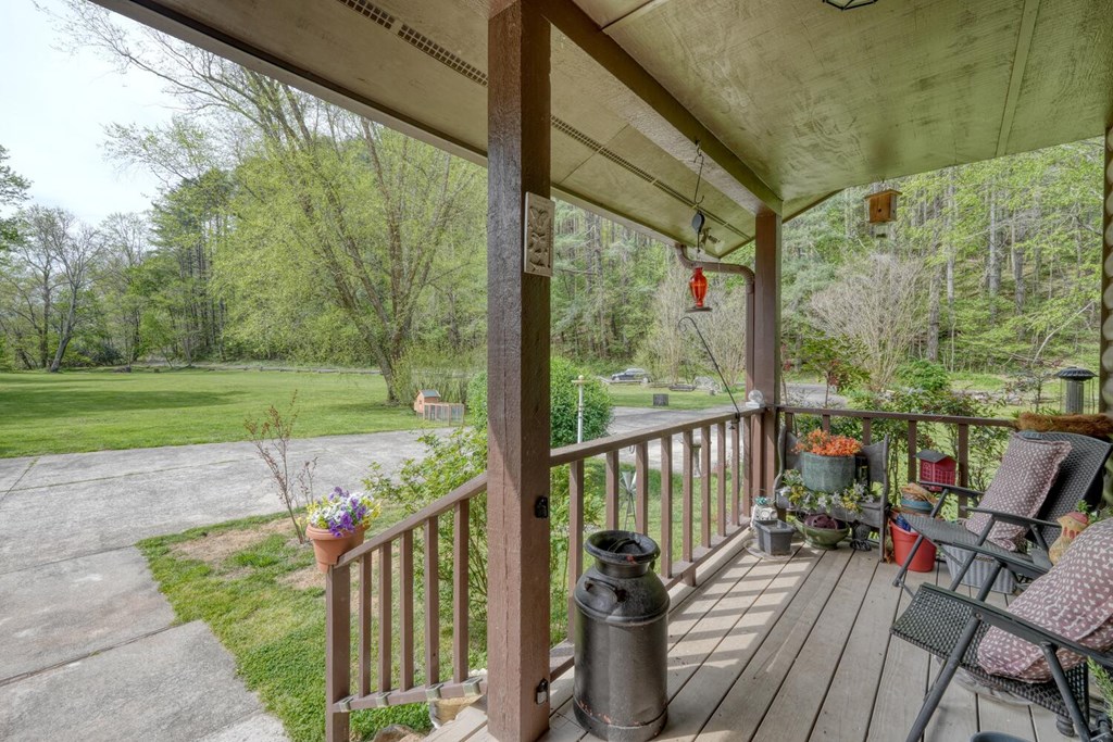 1908 Riverside Drive Property Photo 68