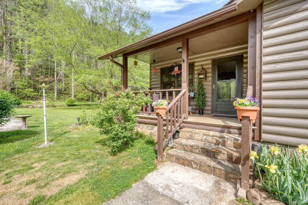 1908 Riverside Drive Property Photo 69
