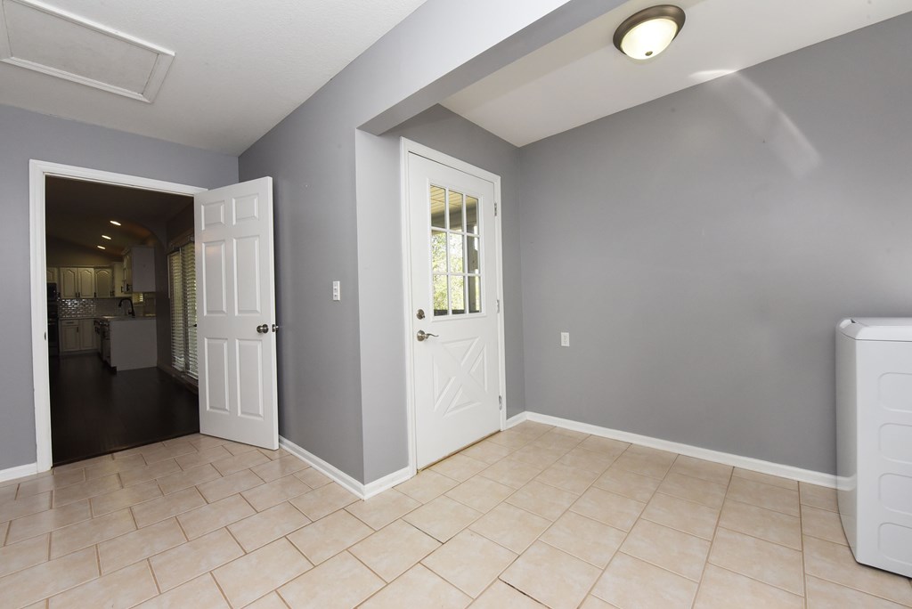 1171 Garrett Circle Property Photo 17