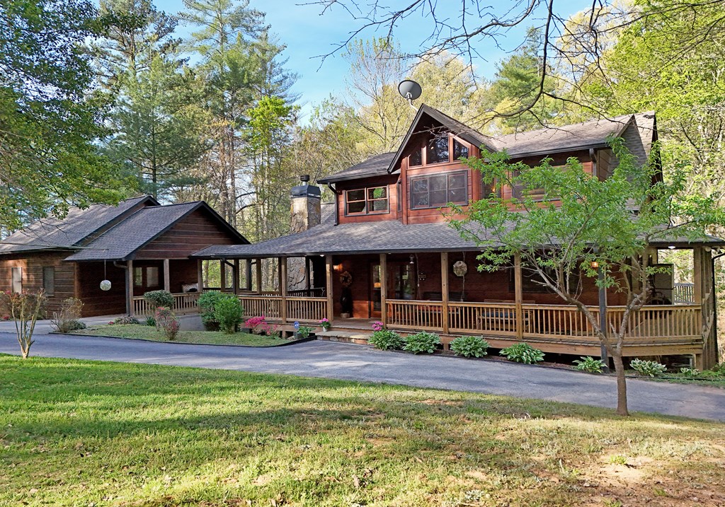 139 Deer Trail Property Photo 2