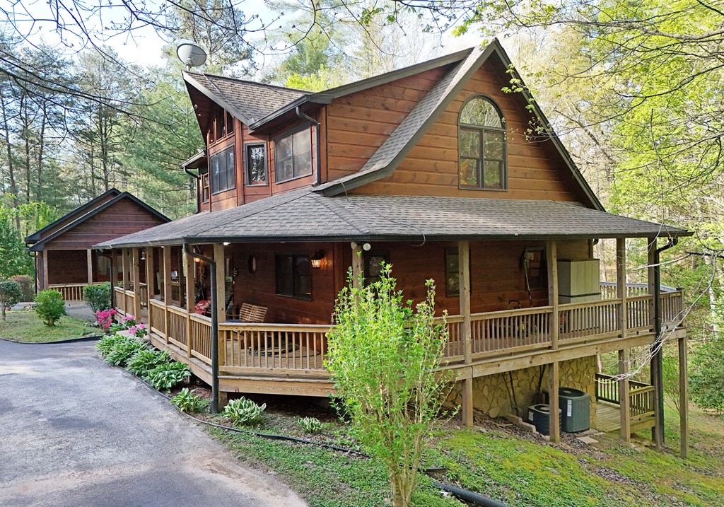 139 Deer Trail Property Photo 5