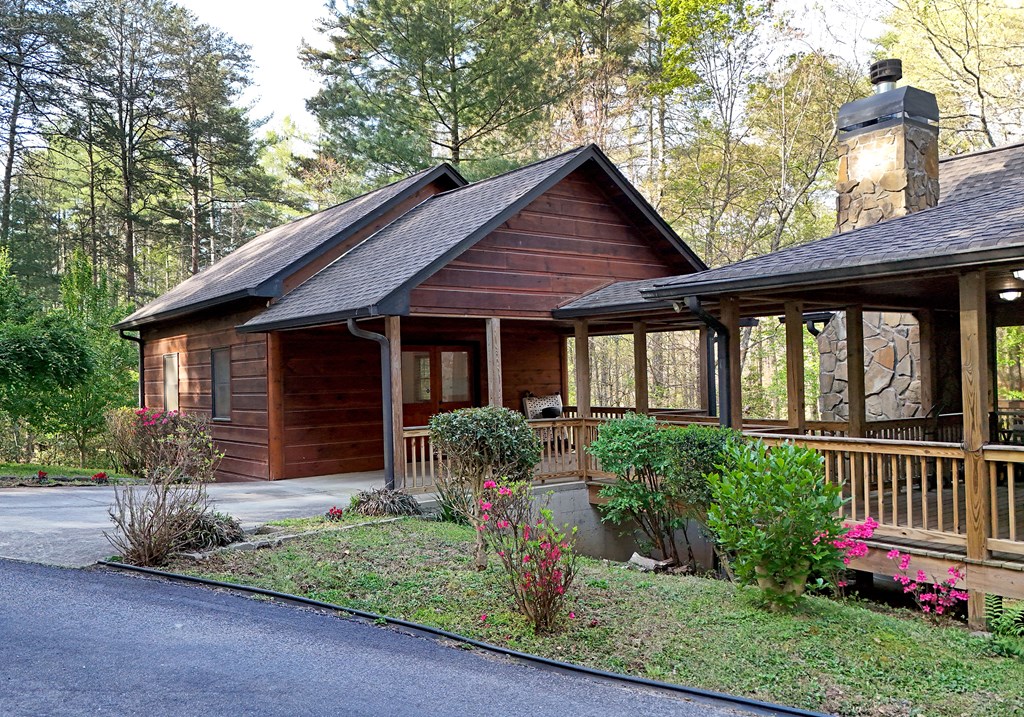 139 Deer Trail Property Photo 6