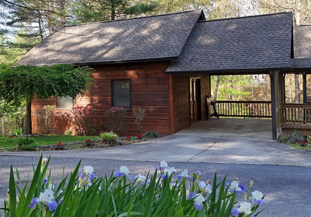139 Deer Trail Property Photo 7