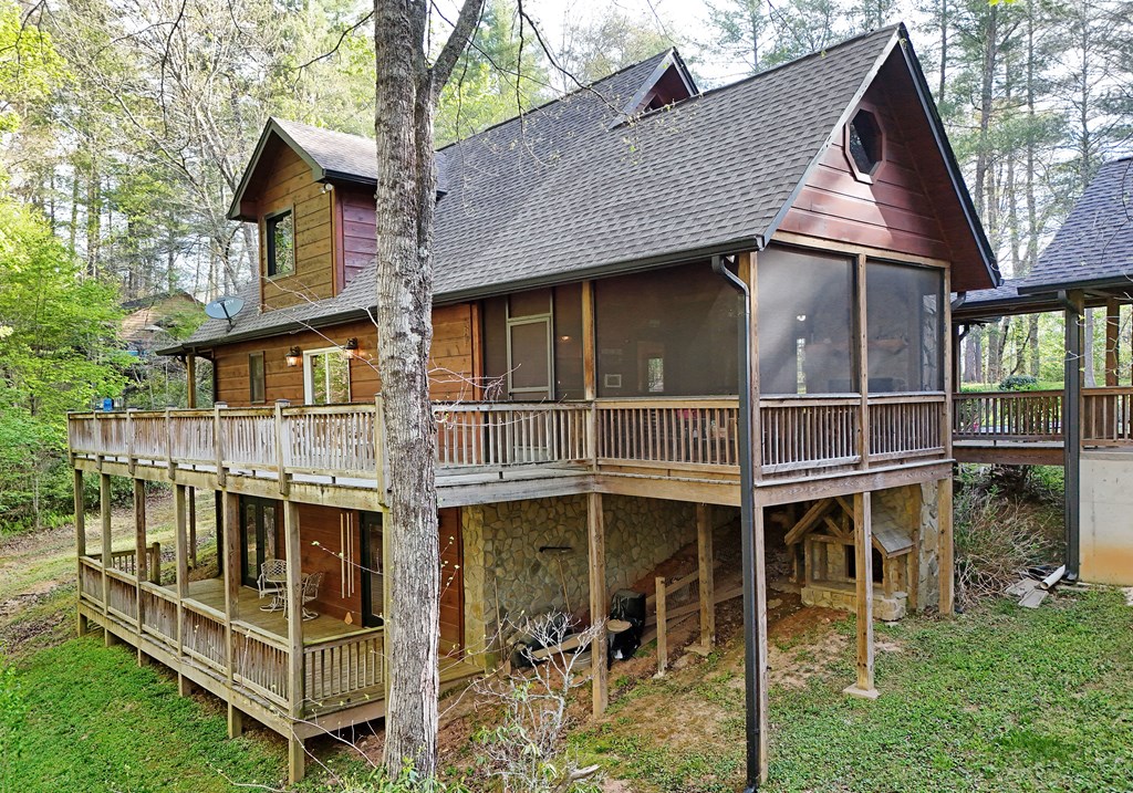 139 Deer Trail Property Photo 8