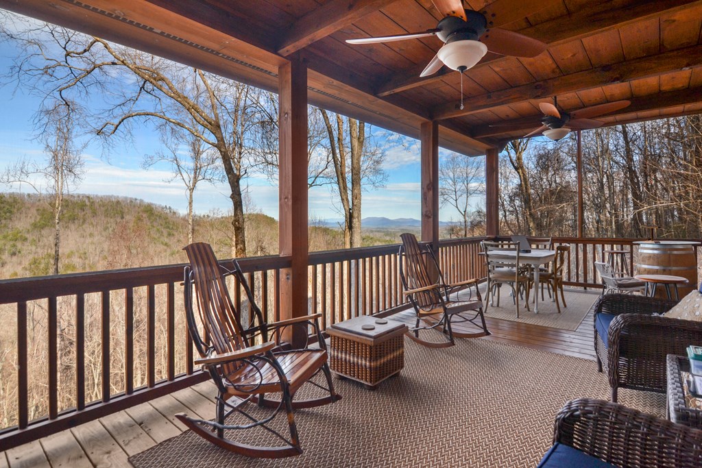 401 Dancing Leaves Trail Property Photo 3