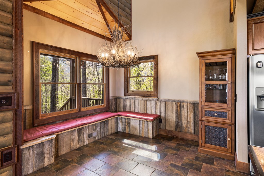 1689 Long Ridge Road Property Photo 17
