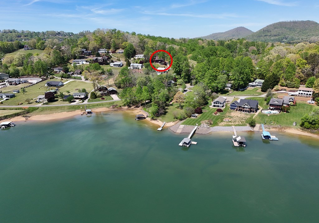1929 Lakeview Summit Drive Property Photo 4