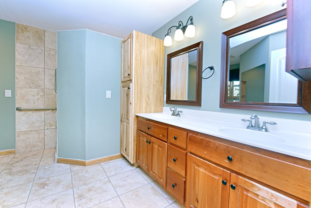 1929 Lakeview Summit Drive Property Photo 43