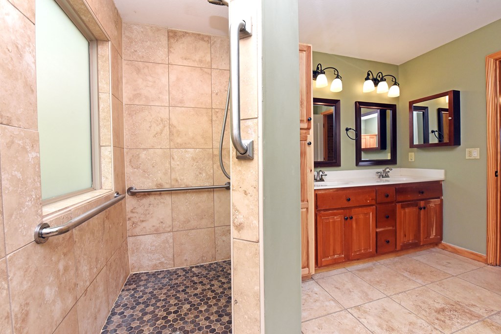 1929 Lakeview Summit Drive Property Photo 45