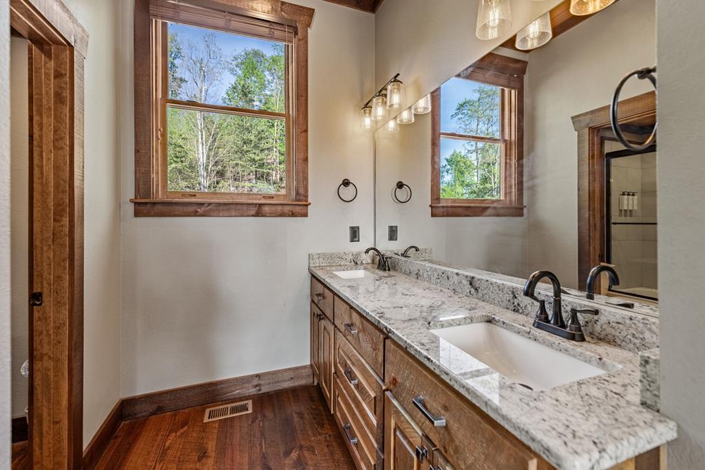 608 Blue Ridge Heights Drive Property Photo 17