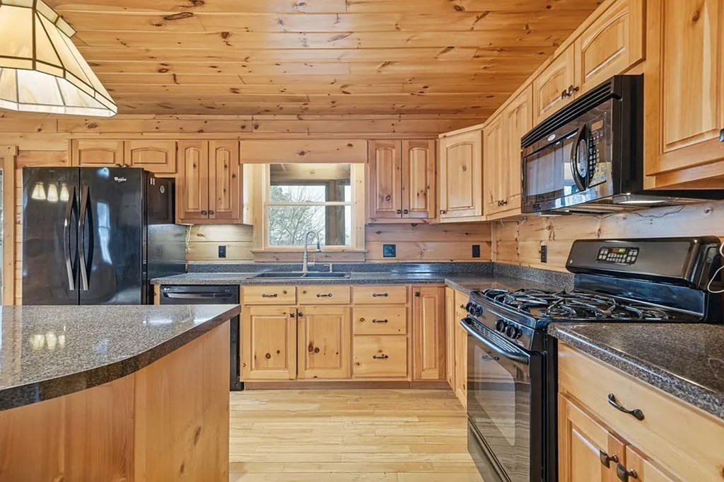 388 Palisade Drive Property Photo 10