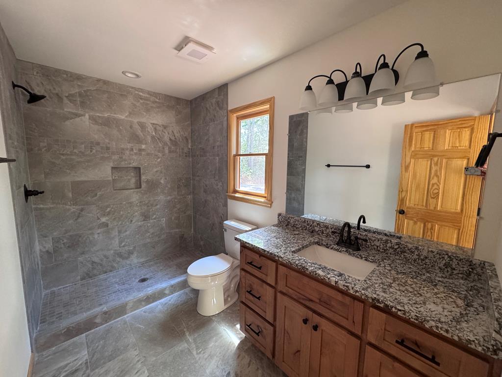 109 Chestnut Oaks Drive Property Photo 6