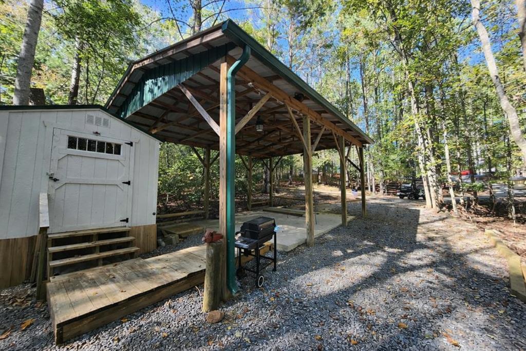 276 13th Street Property Photo 1