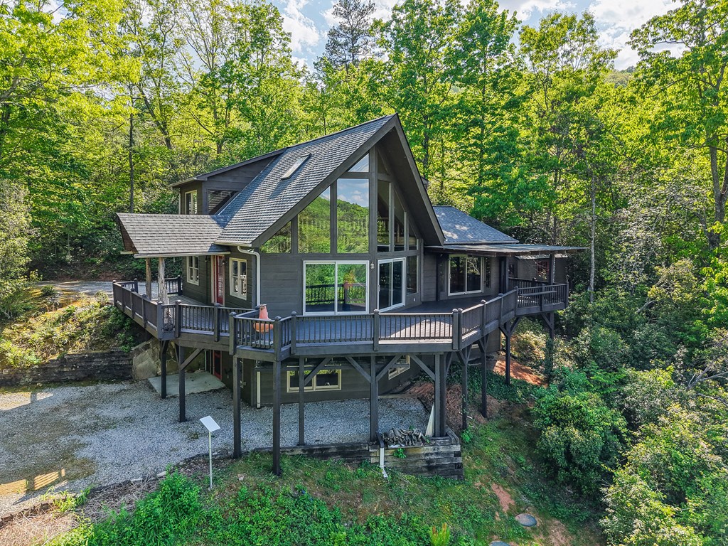 410 Falling Springs Property Photo 2