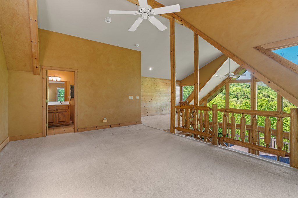 410 Falling Springs Property Photo 11