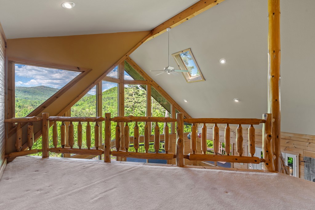 410 Falling Springs Property Photo 15