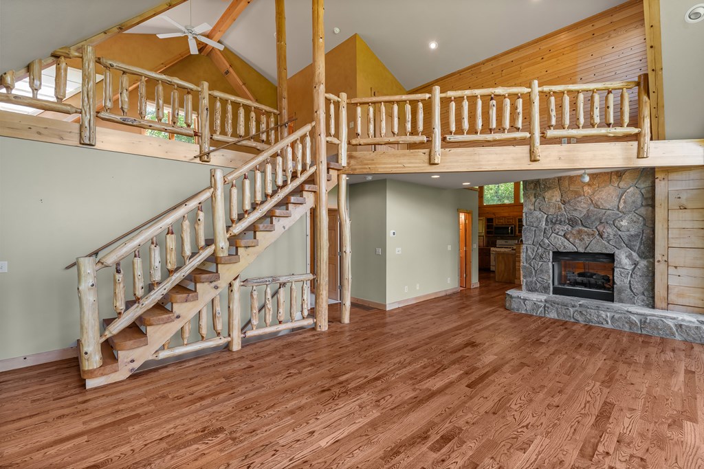 410 Falling Springs Property Photo 17