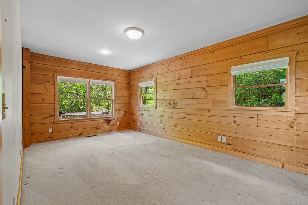 410 Falling Springs Property Photo 19