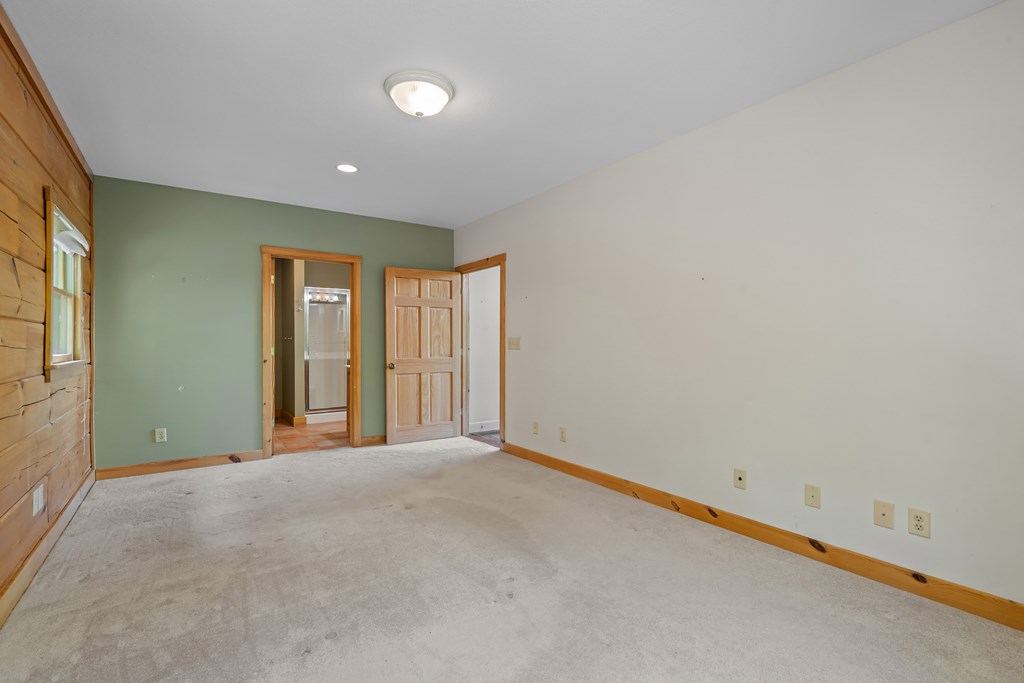 410 Falling Springs Property Photo 20