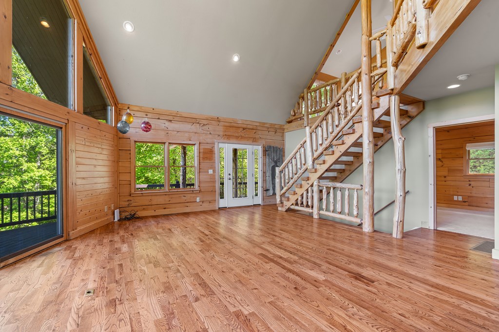 410 Falling Springs Property Photo 25