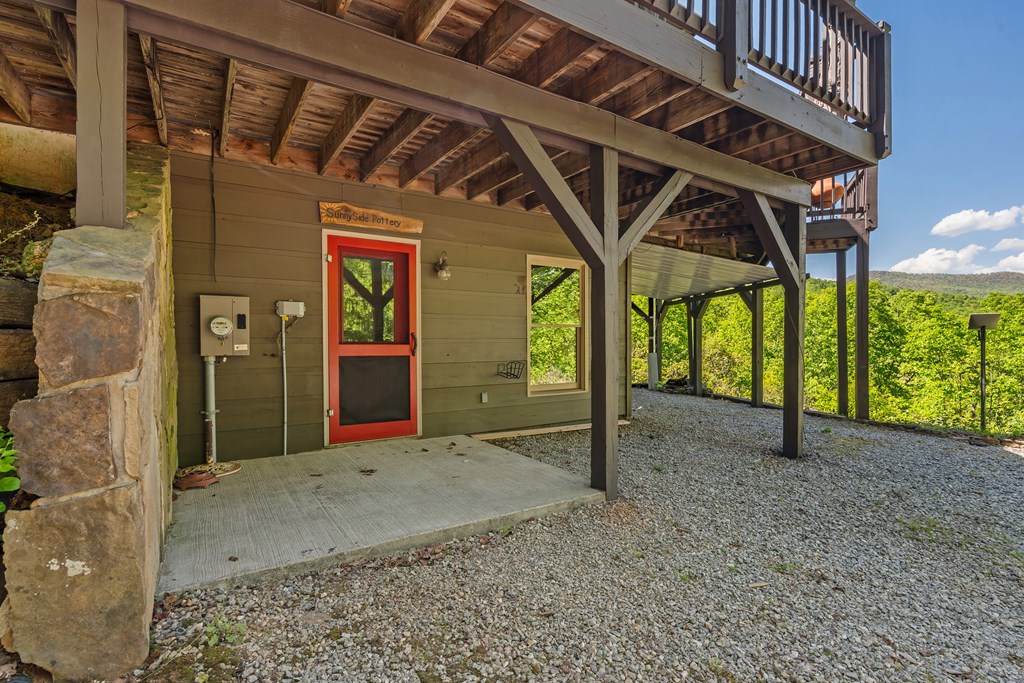410 Falling Springs Property Photo 39