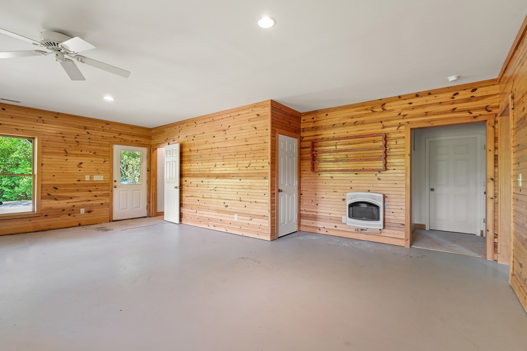 410 Falling Springs Property Photo 45