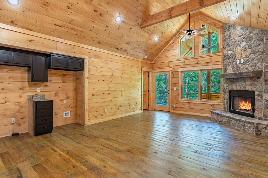 122 Laurel Creek Trail Property Photo 8
