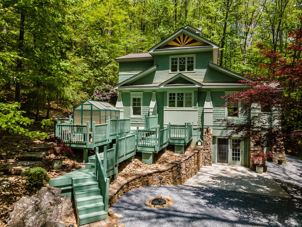 8954 Doublehead Gap Road Property Photo 3