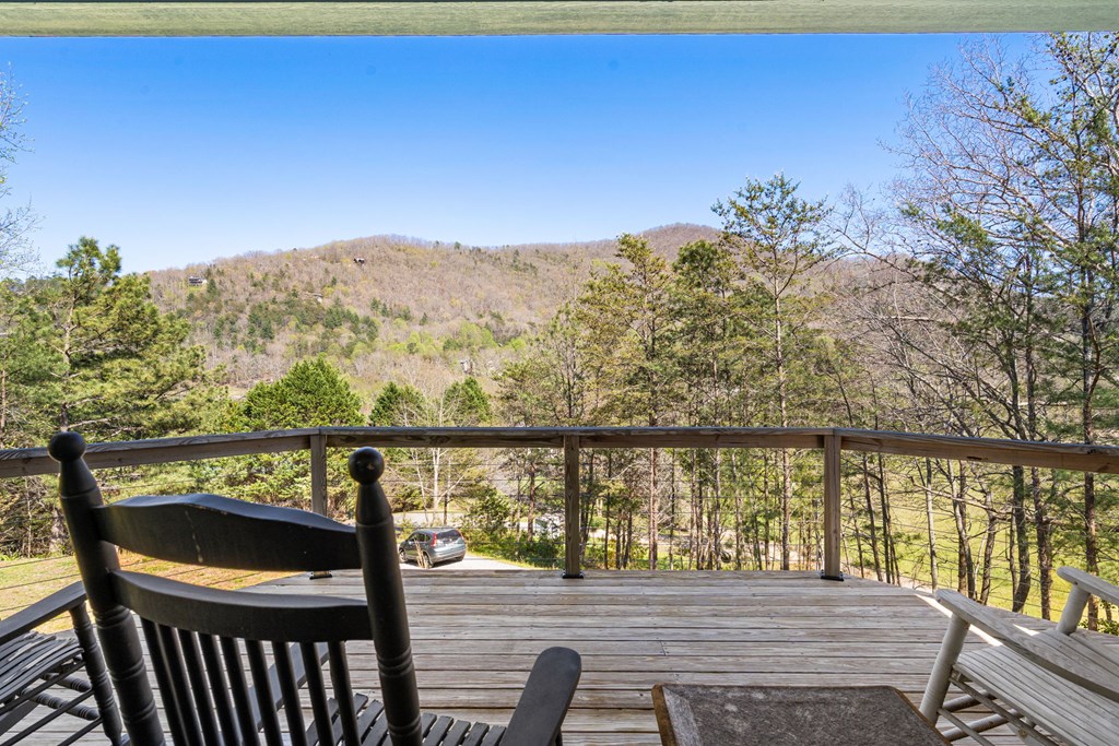 4720 Arrowhead Road Property Photo 3