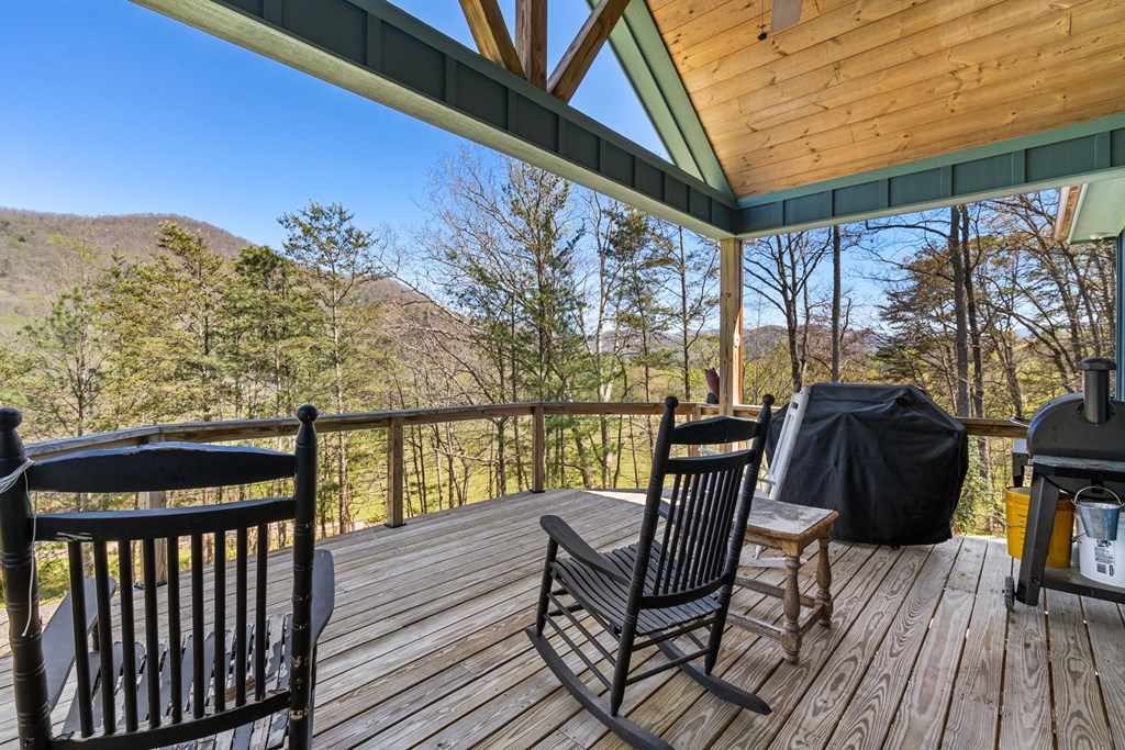 4720 Arrowhead Road Property Photo 12