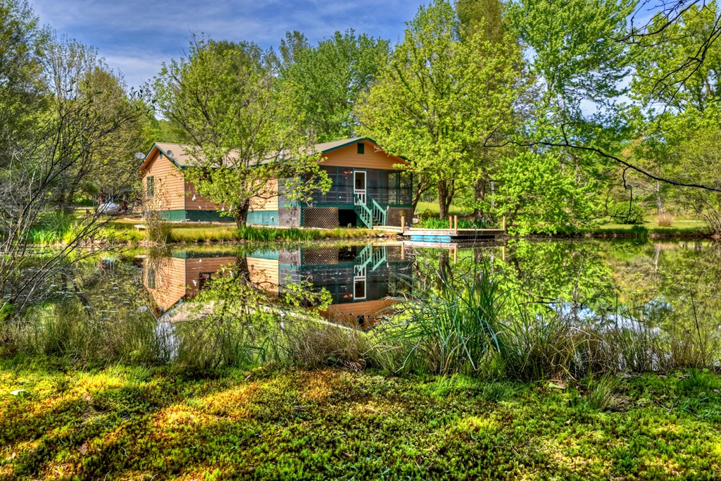 111 Candlewood Lane Property Photo 15