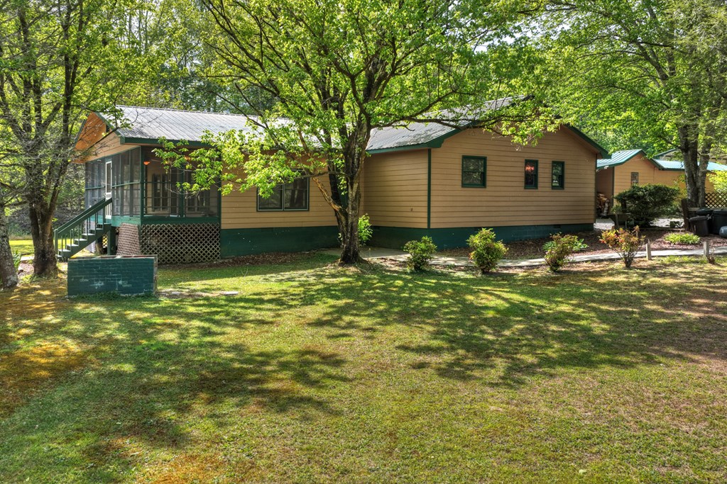 111 Candlewood Lane Property Photo 16