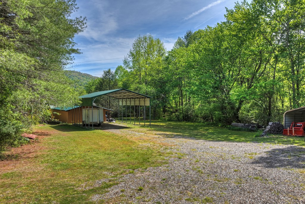 111 Candlewood Lane Property Photo 19