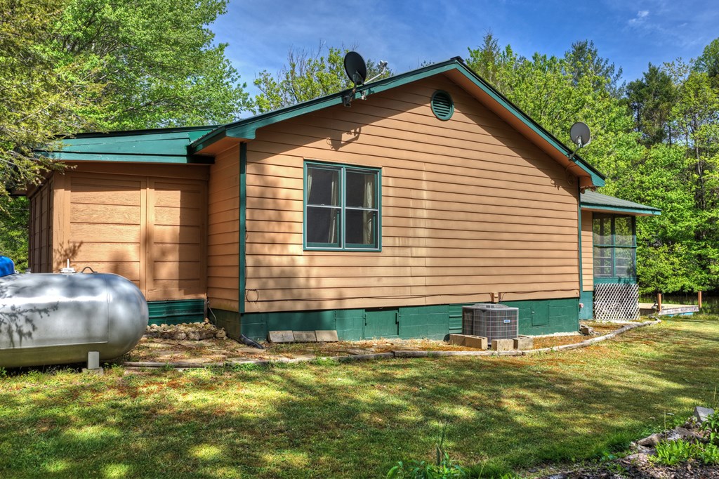 111 Candlewood Lane Property Photo 22