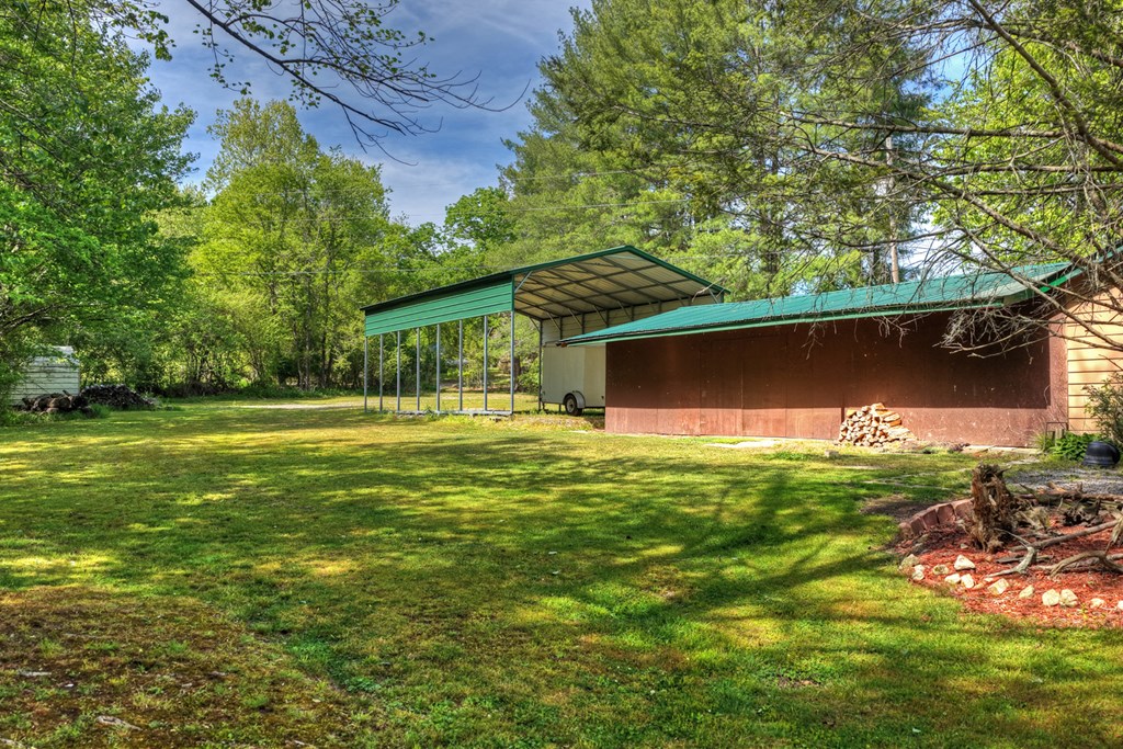 111 Candlewood Lane Property Photo 23