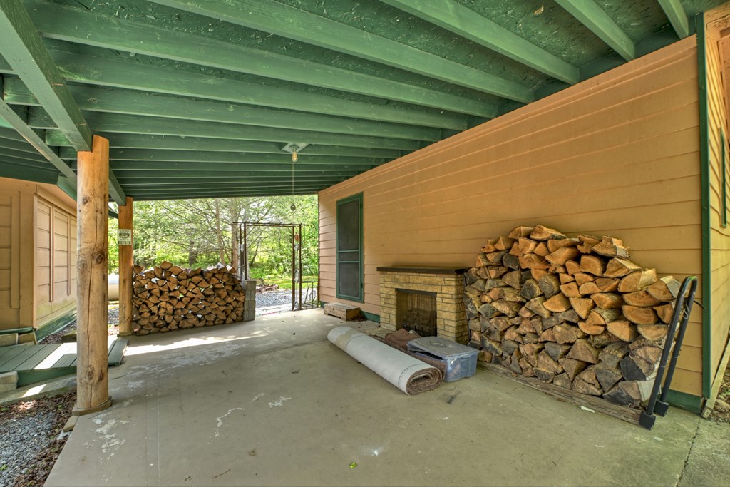 111 Candlewood Lane Property Photo 28