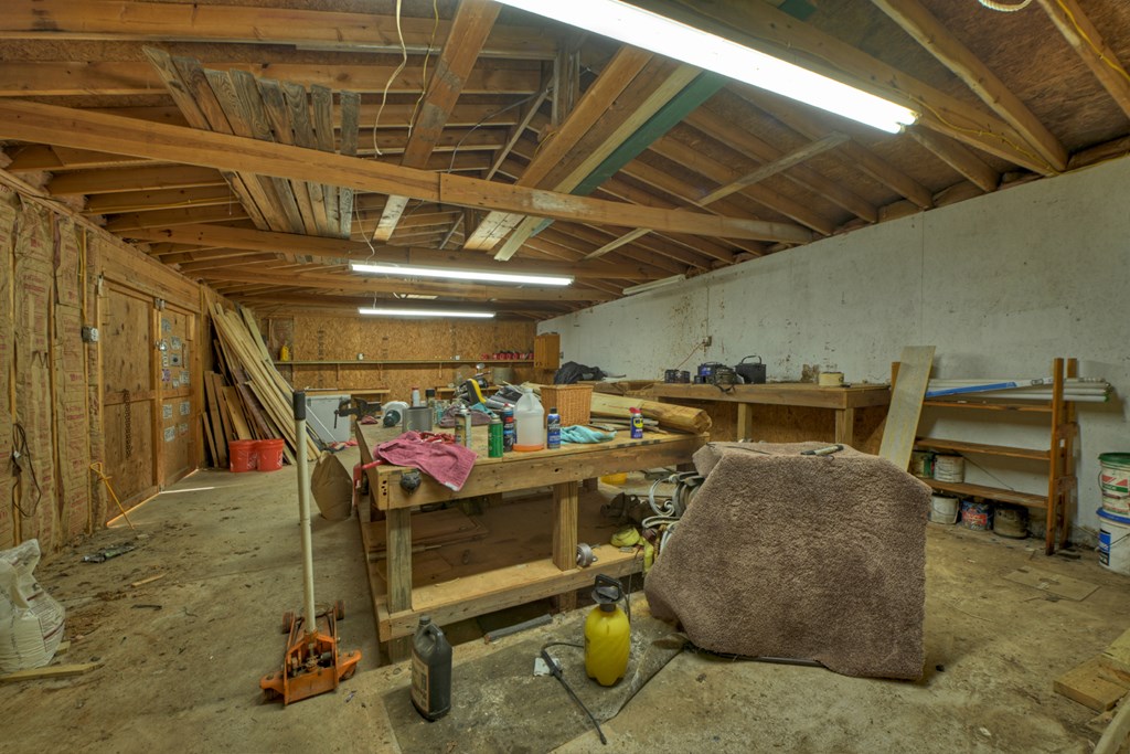 111 Candlewood Lane Property Photo 29