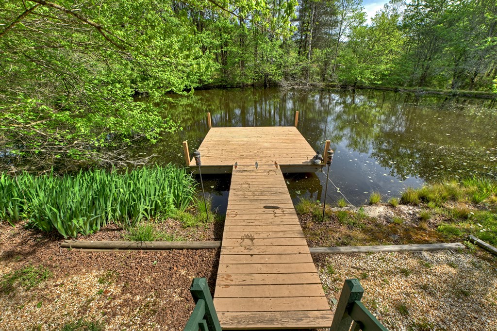 111 Candlewood Lane Property Photo 32