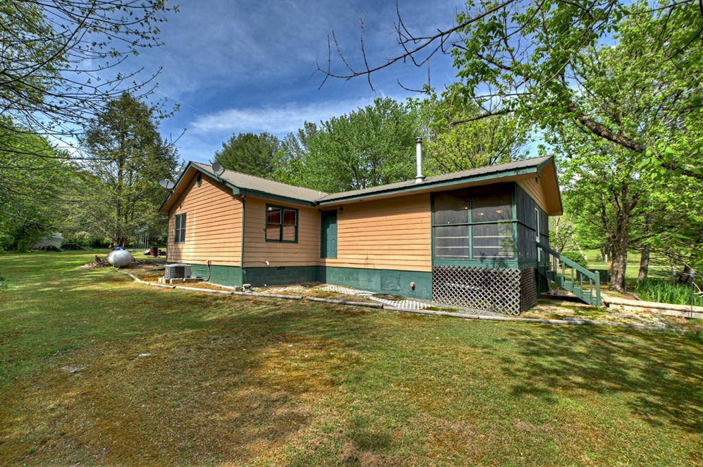 111 Candlewood Lane Property Photo 34