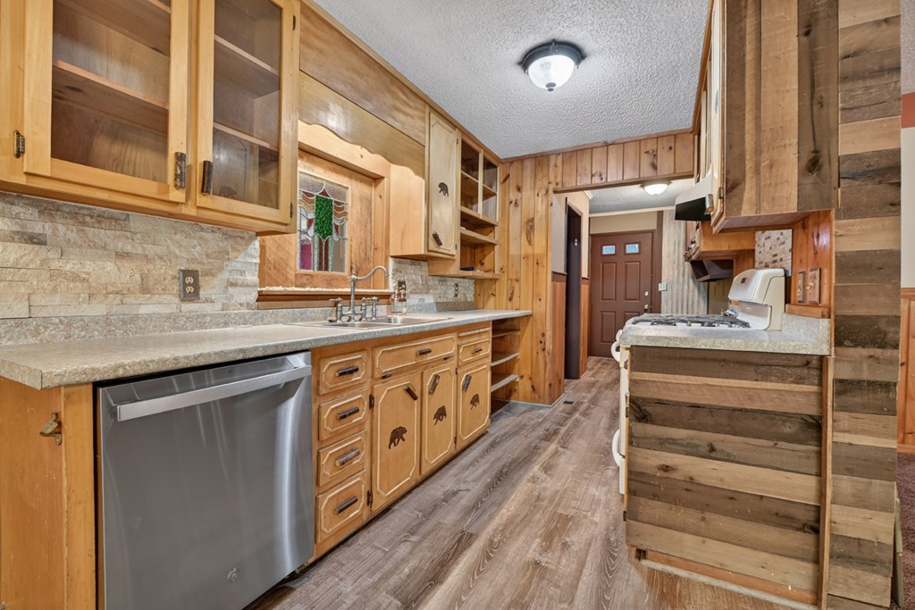 111 Candlewood Lane Property Photo 43