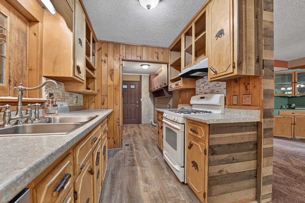 111 Candlewood Lane Property Photo 44