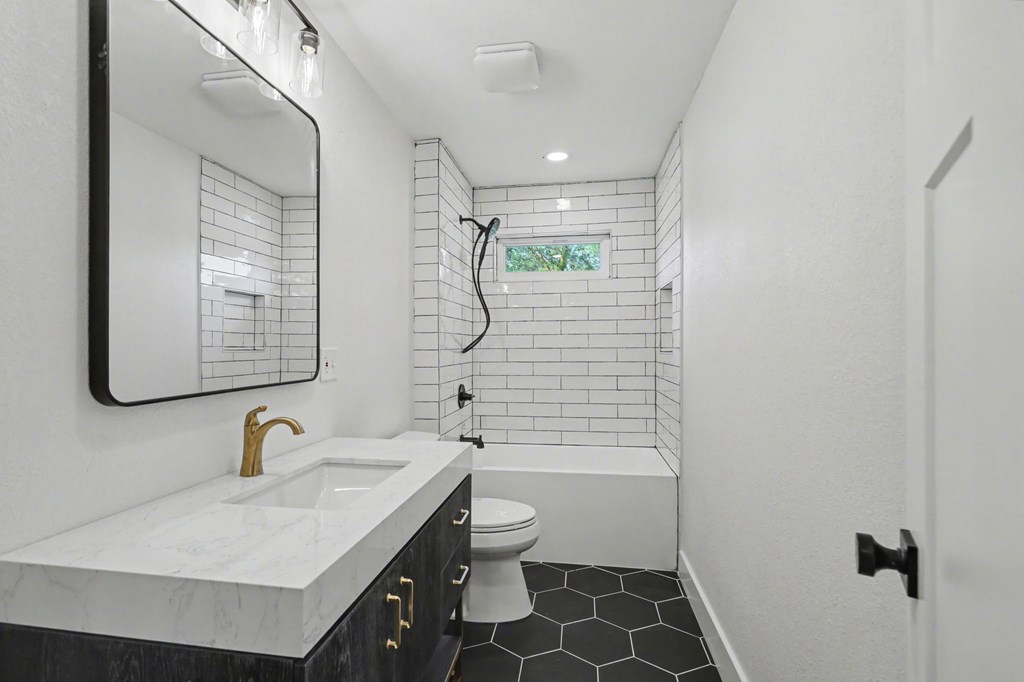 233 Bradshaw Road Property Photo 26